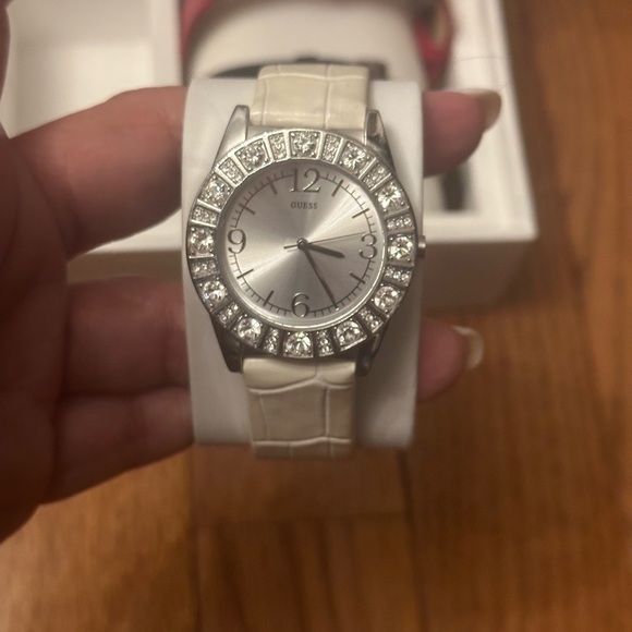 Guess watch set. Genuine leather straps - Picture 2 of 3